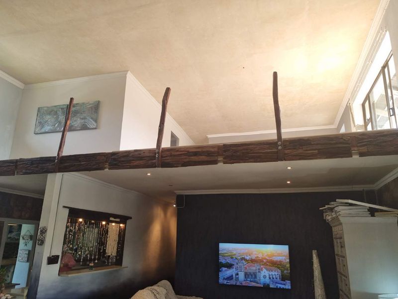 Magnificent setting - Photo 8