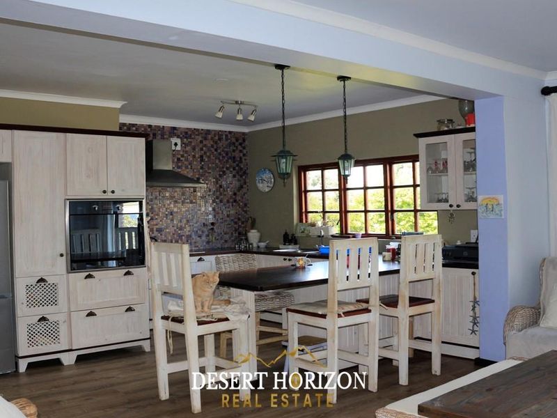 Swakopmund, Vogelstrand | Flexible living: 2 kitchens, perfect for Airbnb or multi-gen families - Photo 10