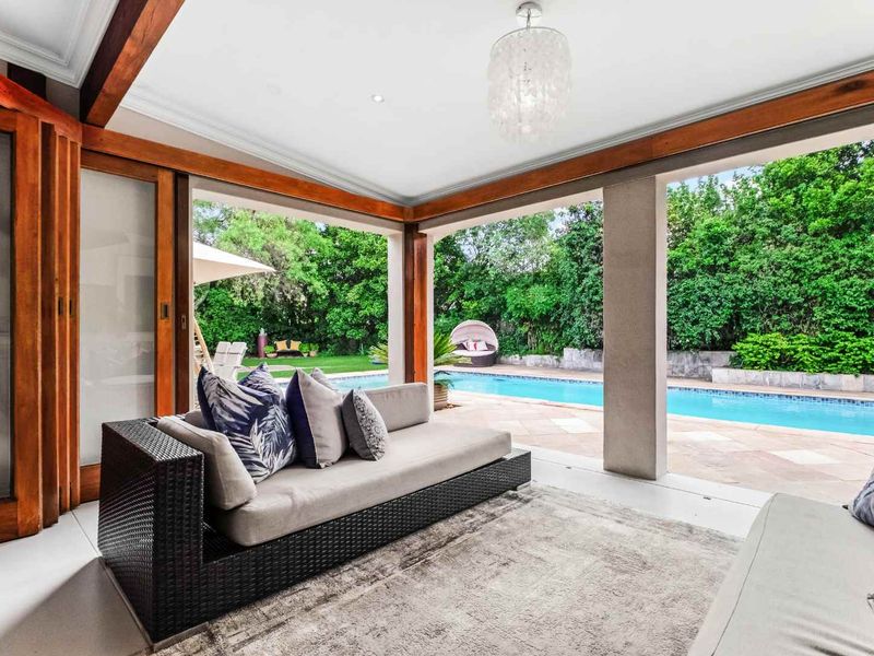 STUNNING, STYLISH, SUN-DRENCHED FAMILY HOME - TOO GOOD TO IGNORE - Photo 10