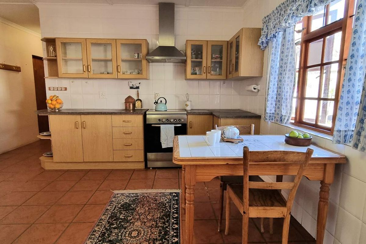 CHARMING FAMILY HOME - A PLACE TO HANG YOUR HEART - Photo 5