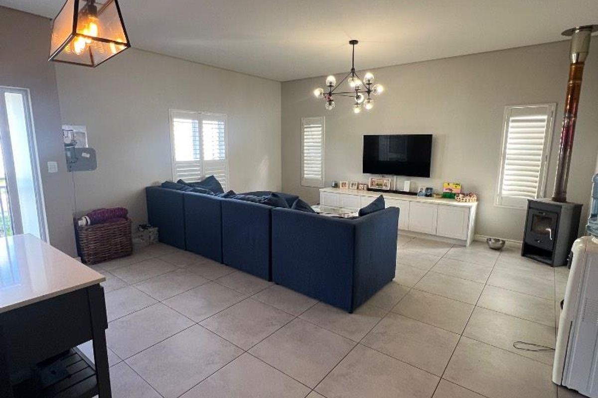 3 Bedroom House For Sale In Stonewood Estate, Bonnie Brae, Kraaifontein - Photo 4