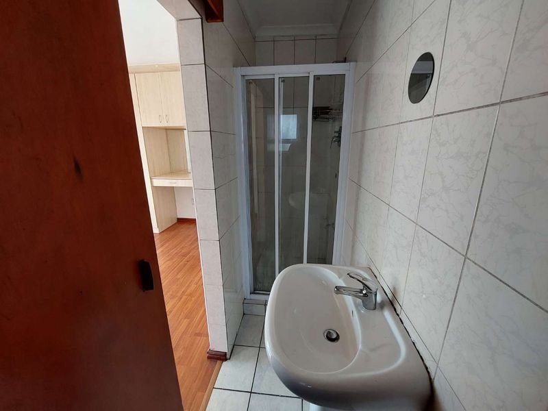 Neat 1 Bedroom Flat In Crawford - Photo 9