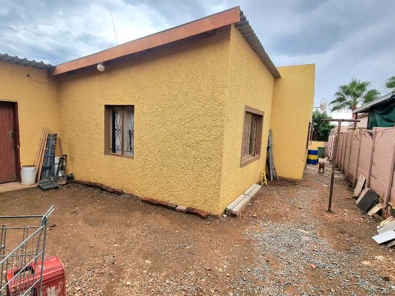 HOUSE FOR SALE KHOMASDAL - Photo 6