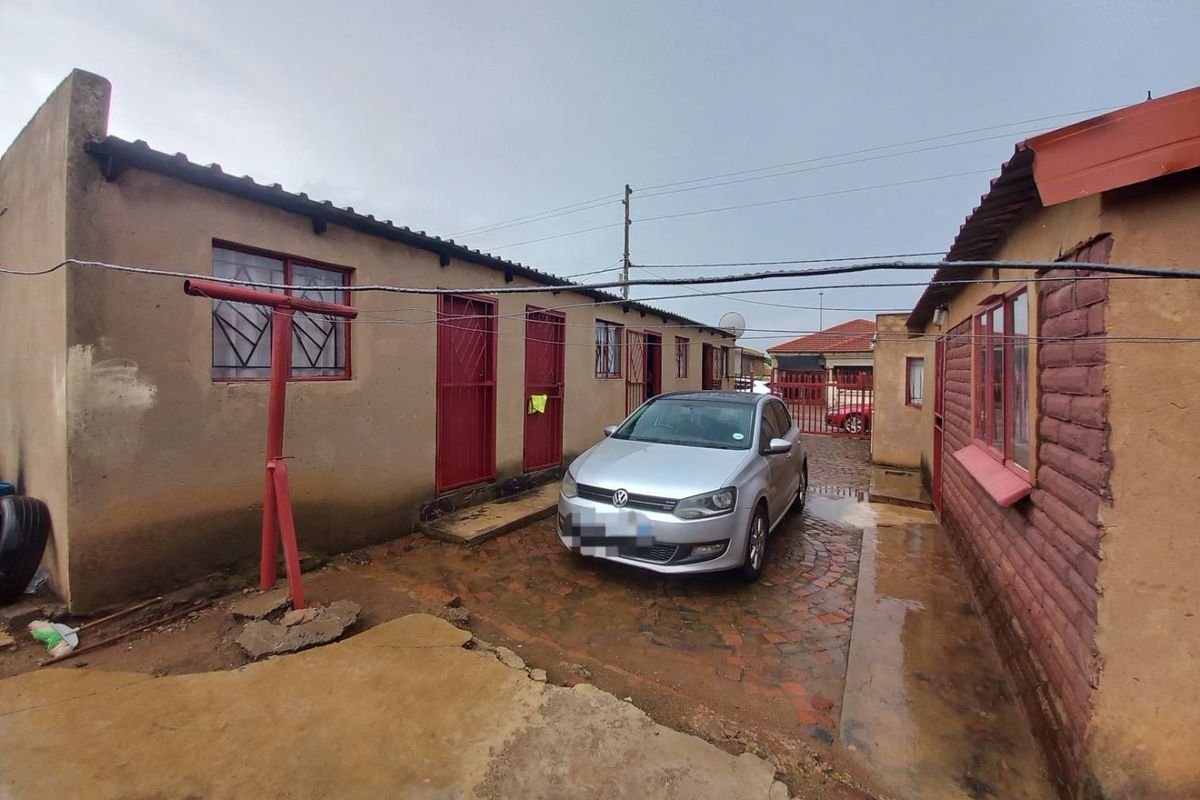 Seven bedrooms in Lotus Gardens - Photo 3