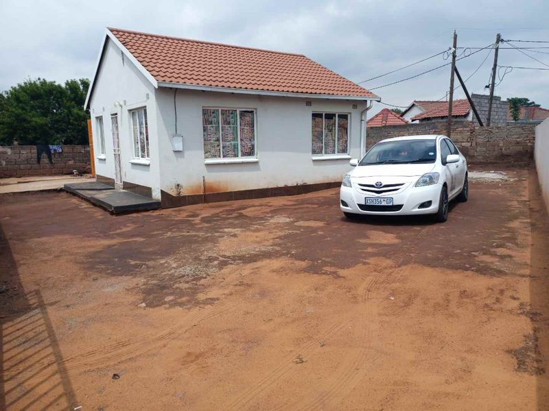 2 Bed House FOR SALE in Moleleki Ext 3 - Photo 3