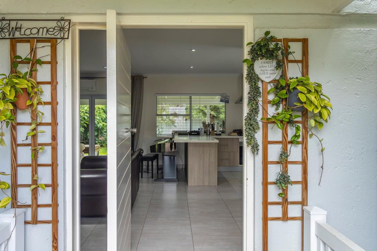 Lovely three bedroom duplex in a safe secure Estate - Photo 4