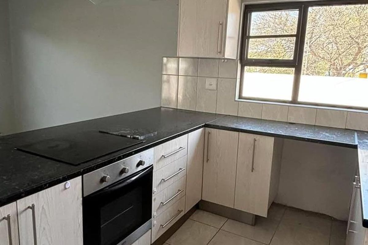 3 Bedroom Townhouse For Sale in Okahandja - Photo 2