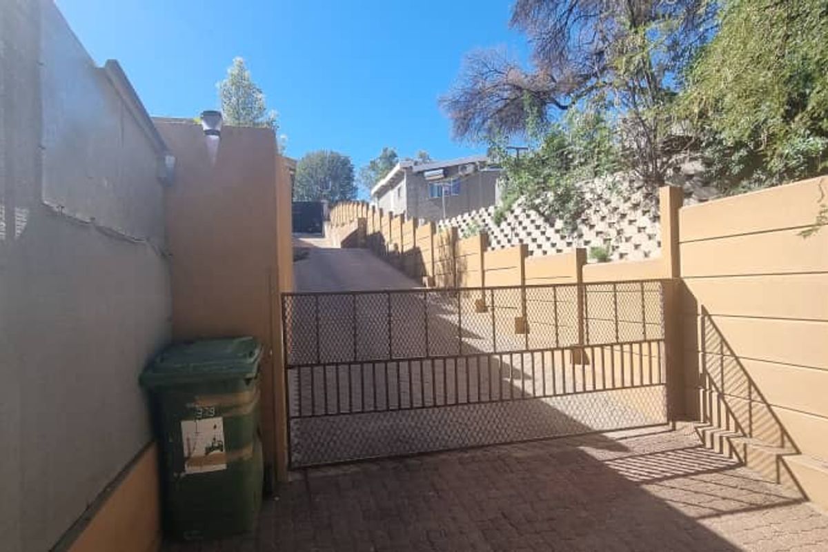 Eros Park Oasis Home - Photo 2