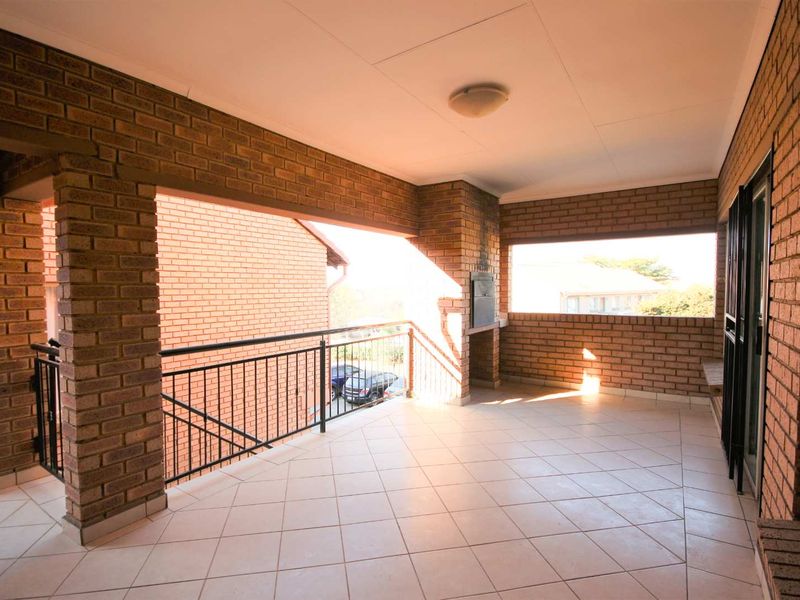 Welcome to Hazeldean - A loadshedding free area! - Photo 2