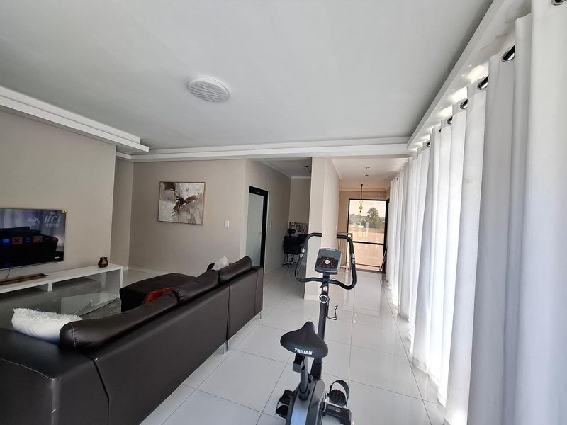🏡 FOR SALE | DOUBLE-STORY HOUSE IN CIMBEBASIA 💰 N$ 2,850,000 Excluding Costs - Photo 9