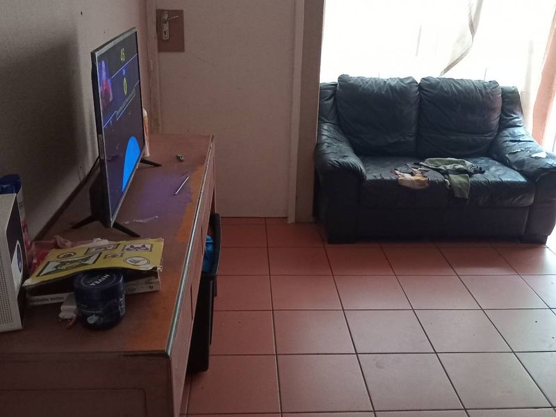 Town house available for sale - Photo 2