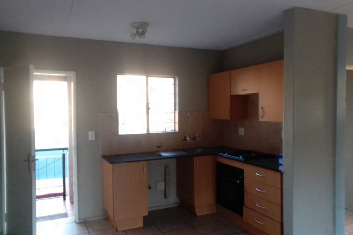Apartment Flat for Rent in Park Square Klippoortjie Boksburg - Photo 4