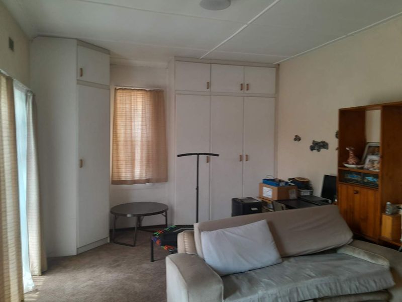 Spacious 4 Bedroom Family Home in Lunmeyer - Photo 3