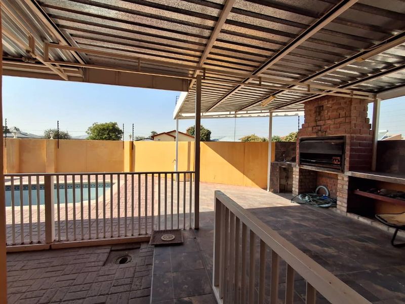 Extraordinary Residential Property For Sale - Ondangwa Ext 6 - - Photo 3