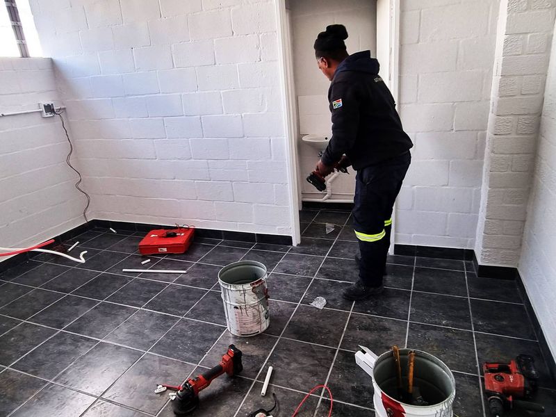 Newly Refurbished Warehouse Close to Builder's Warehouse - Photo 9