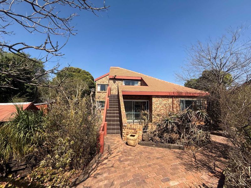 Your Dream Home in the Heart of Florida Glen – Space, Style & Serious “Wow” Factor! - Photo 8