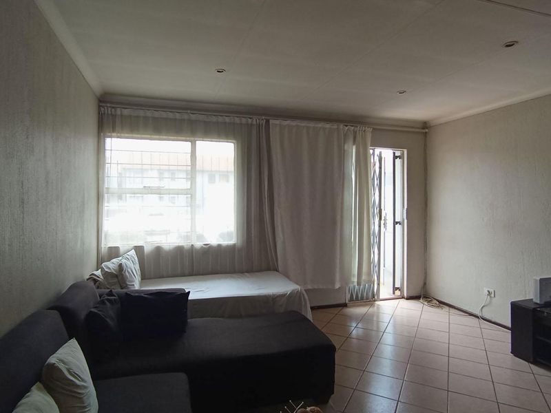 DIE HOEWES - 3 BEDROOM APARTMENT - Photo 5