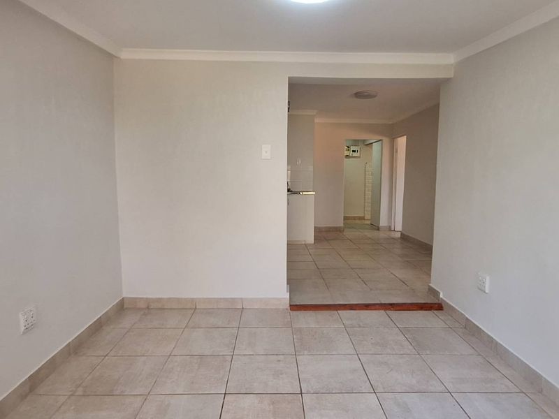 2 Bed Garden Flatlet including water - Crestview - Photo 9