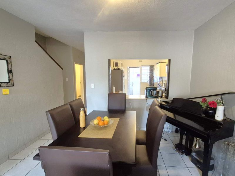 Secure 3-Bedroom Duplex -Close to Ferndale on Republic - Photo 8