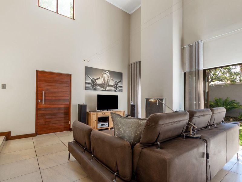 3 Bedroom House for Sale in Dainfern - Photo 9
