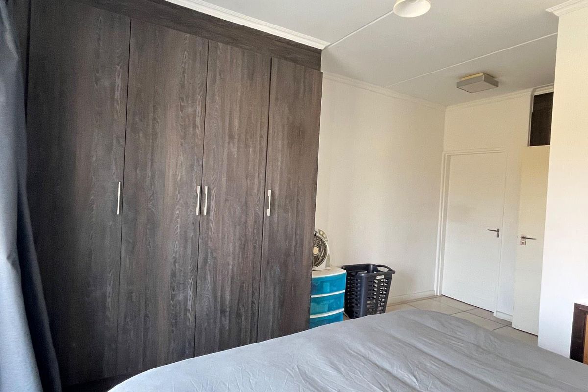Modern 2 Bedroom, 2 Bathroom Apartment in Olivedale - Photo 5