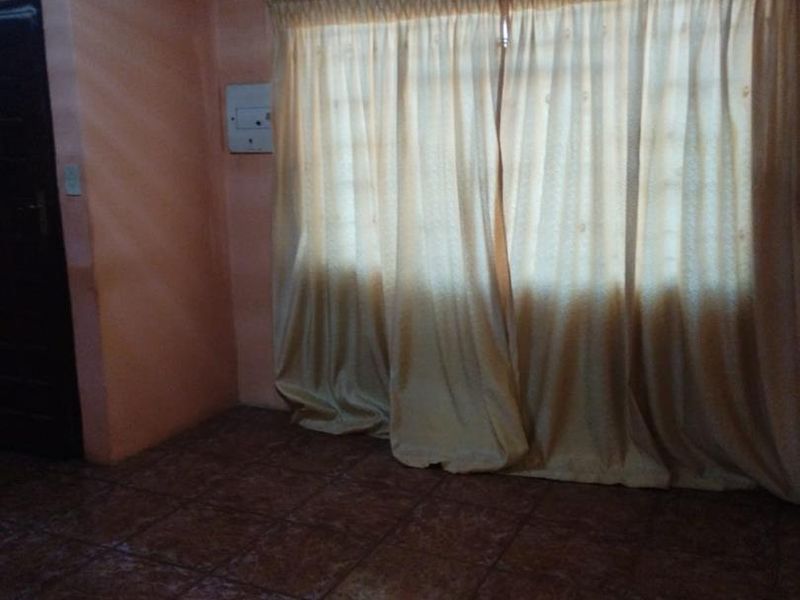 2 Bedroom House in BufferZone - Photo 8