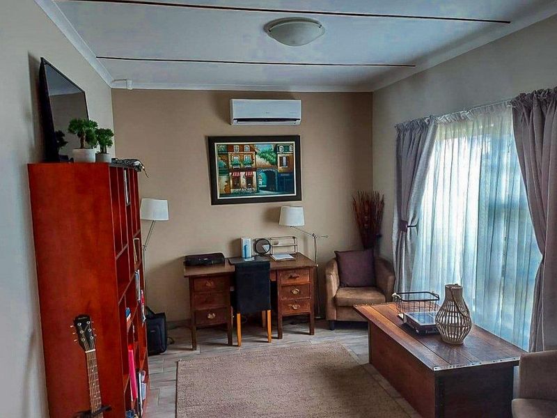 A Prime Investment and Family Home Opportunity in Upmarket Oshakati East Ext.16 - Photo 8