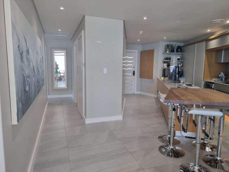 Luxury Sea View Apartment in Umhlanga – Fully Renovated Coastal Living - Photo 6