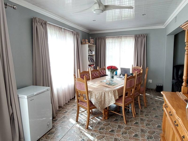 Spacious 3-Bedroom Family Home with Flatlet on Spacious Stand - Photo 8