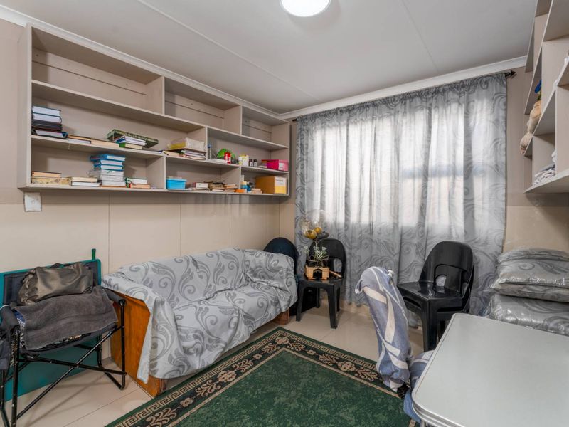 Neat 3-Bedroom Residence Designed for Modern Family Life - Photo 10