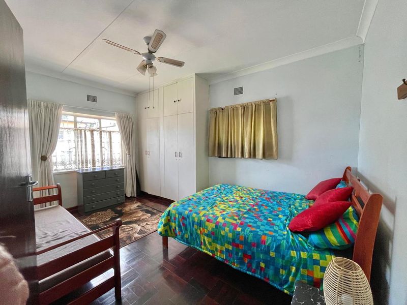 Beautiful Home in a Quiet Street - Photo 8