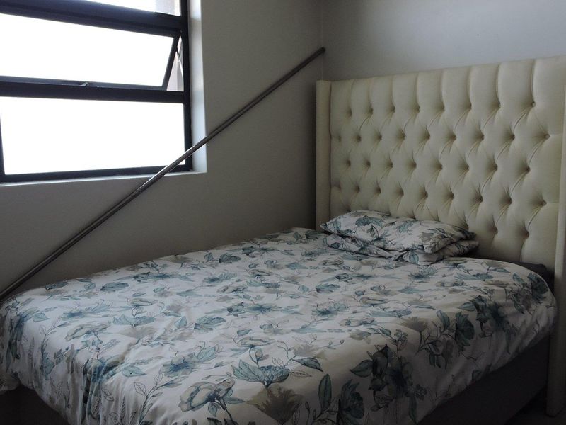 Modern 2-bedroom Simplex apartment in Menlo Park - Photo 8