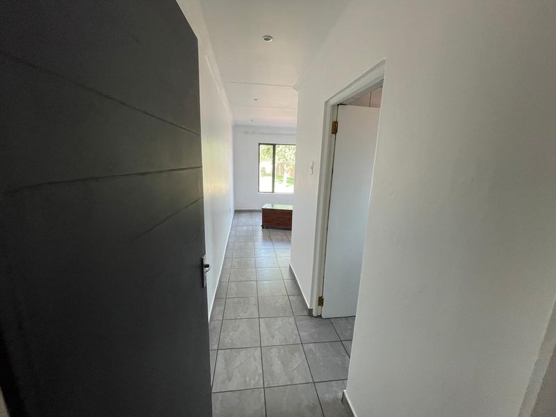 Spacious 1 Bedroom Cottage - Photo 8