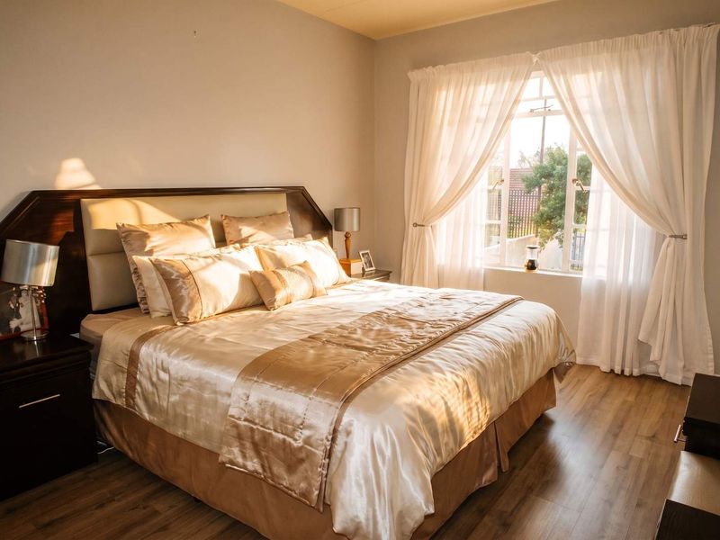 Spacious Ground-Floor Garden Townhouse in Castello – Pet Friendly! - Photo 10