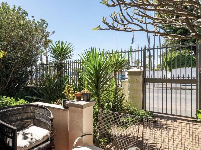 Your foothold in Beautiful Bantry Bay - Photo 2