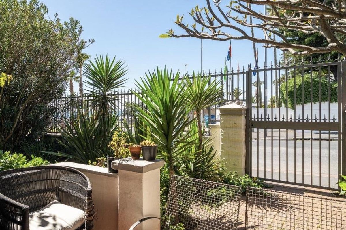 Your foothold in Beautiful Bantry Bay - Photo 2