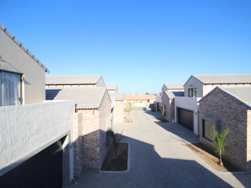Townhouse to let in new complex in Swakopmund - Photo 3