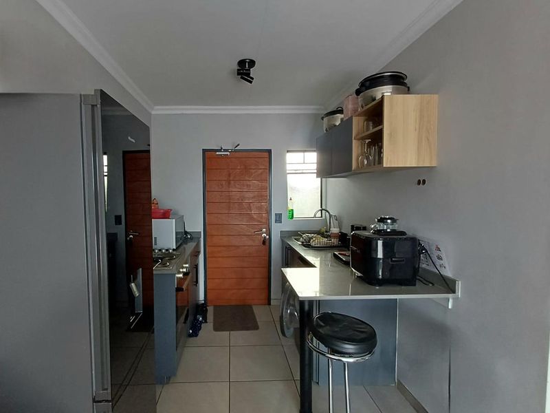 A Stunning 2 bedroom apartment on the 3 floor! - Photo 2