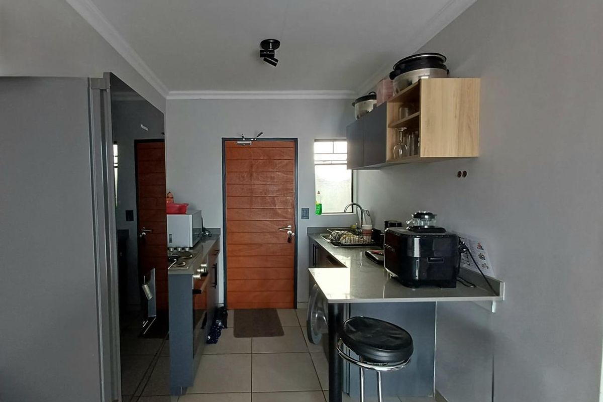 A Stunning 2 bedroom apartment on the 3 floor! - Photo 2