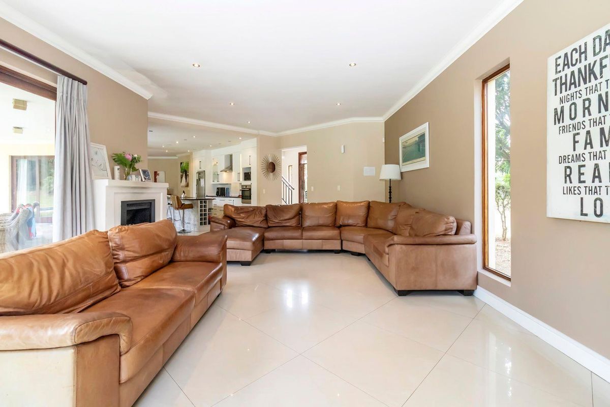 Stunning family home - Photo 4