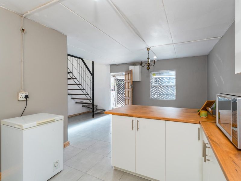 3 Bedroom House for Sale in Hanover Park - Photo 9