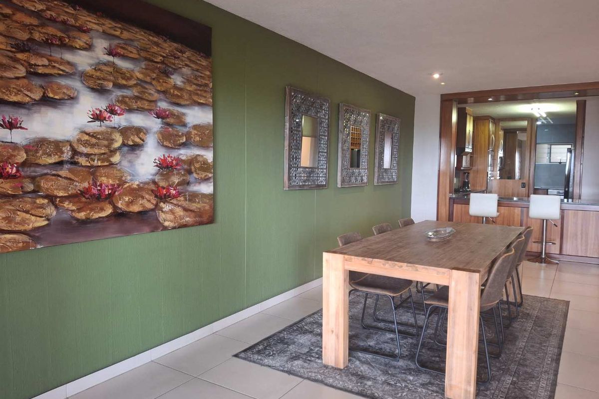 A BEAUTIFULLY FURNISHED THREE BEDROOM APARTMENT - Photo 2