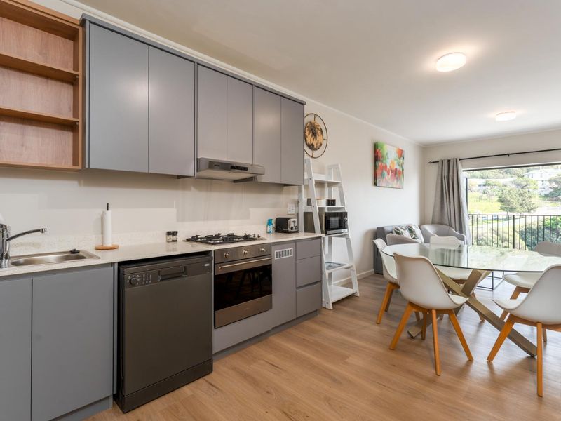 Fully Furnished 2-Bedroom Apartment – Marina Views, Simon’s Town - Photo 5