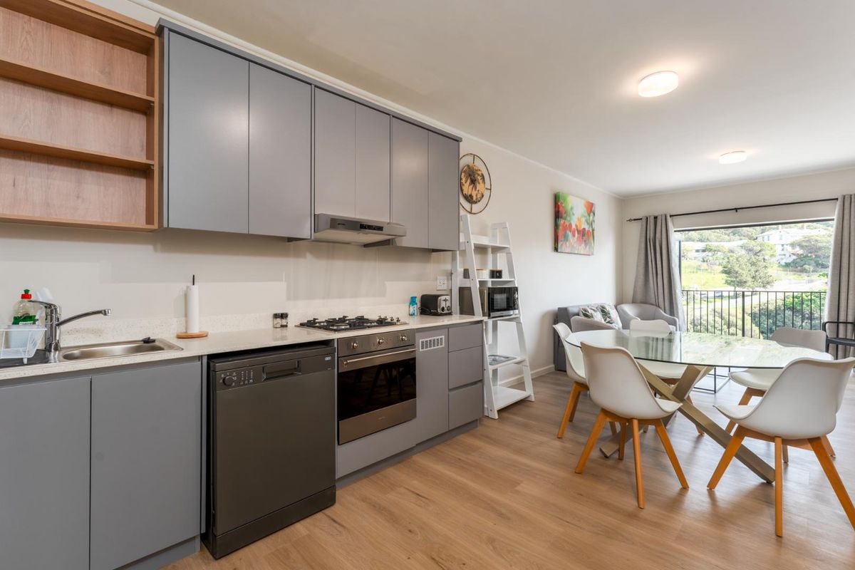 Fully Furnished 2-Bedroom Apartment – Marina Views, Simon’s Town - Photo 5