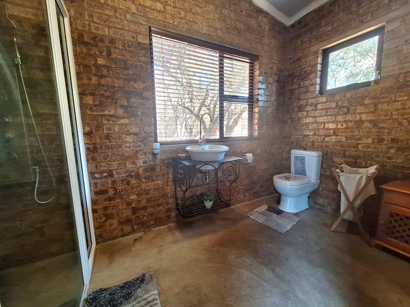 Charming and Versatile Property Awaits You - Photo 8