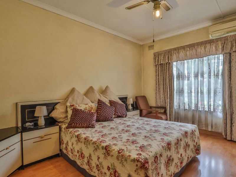 4 Bedroom Family Home in a Private Cul-de-Sac in Isipingo Hills - Photo 8