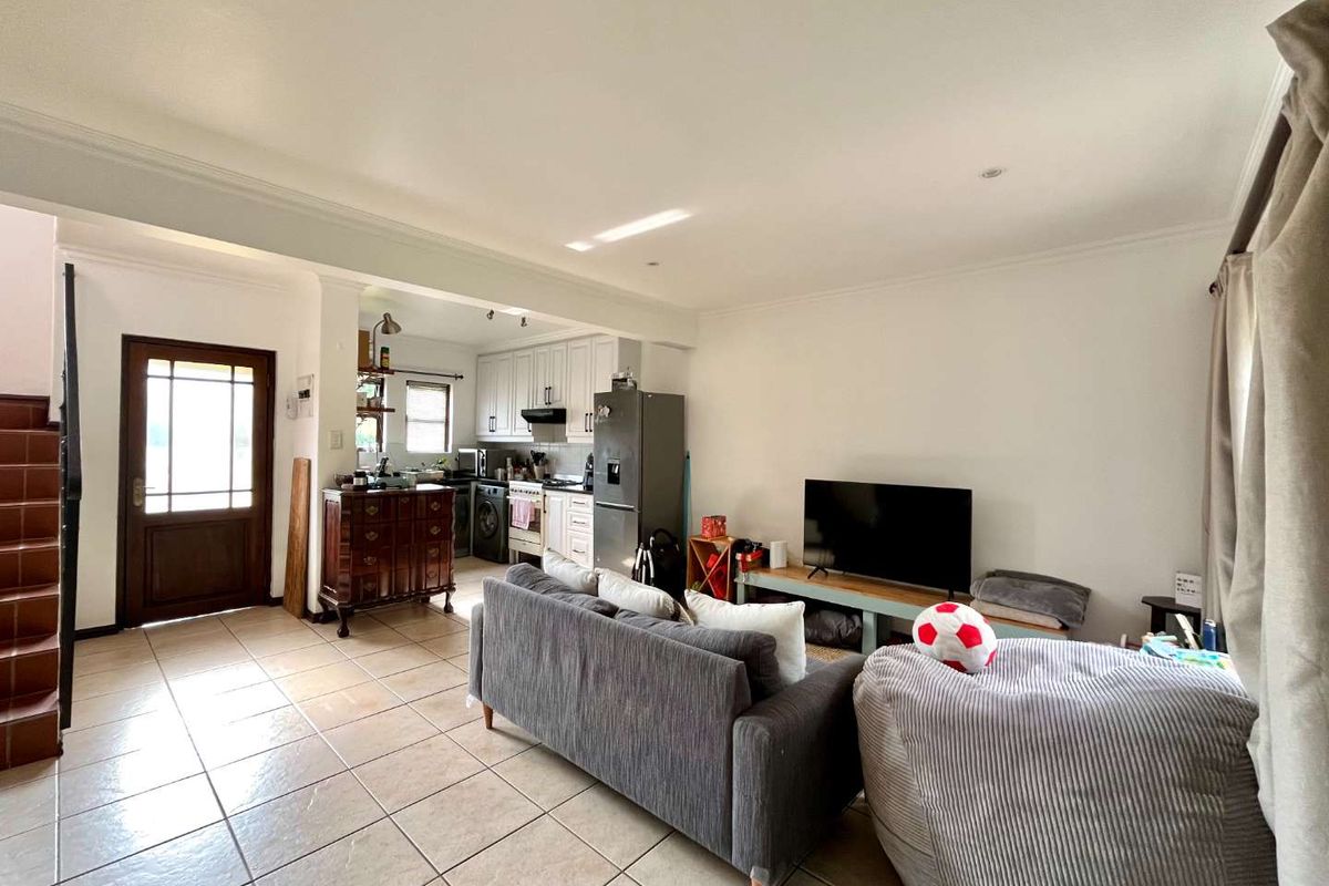 Pet Friendly Townhouse Available for Rent in Plantations Estate - Photo 4
