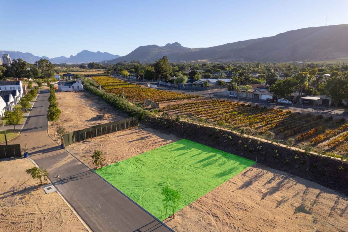 Incredible Stand on Paarl Valleij Lifestyle Estate & Farm, Offering Exceptional Views Within a Secure Estate - Photo 2