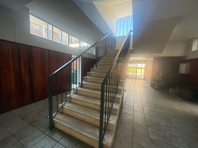 Spacious 3-Bedroom Apartment – 140sqm | Secure | Immediate Occupation - Photo 6