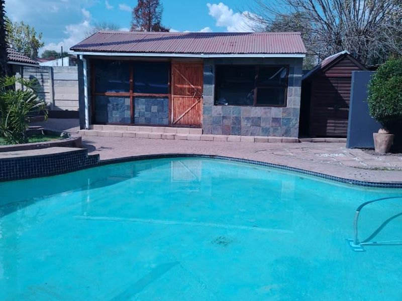 2 Homes, Huge Parking, Off Grid Water - DONT' MISS OUT... - Photo 2